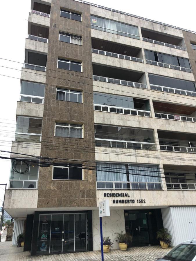 Apartamento Alto Padrao - De 3 Quartos Na Badalada Do Morro A Poucos Passos Da Areia - Elevador -wi-fi *