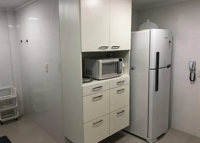Alto Padrao - Apartamento De 3 Quartos Na Badalada Praia Do Morro A Poucos Passos Da Areia - Elevador -Wi-Fi